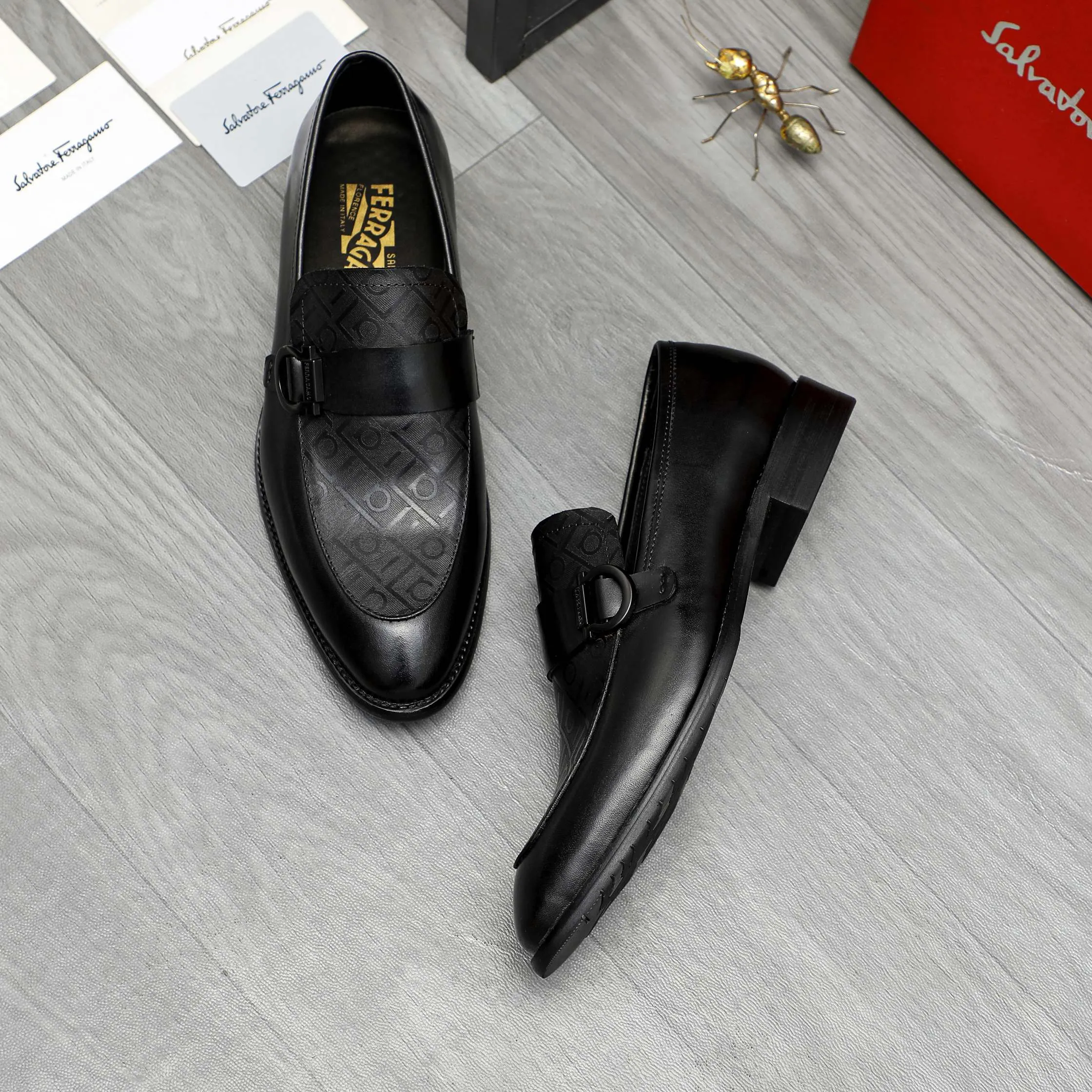 Men's men's shoes💰460 Product trademark: Ferragamo "Ferragamo" business slip-on leather shoes Regular size: 39-44 Product materials: Selected high-quality cowhide upper, cowhide lining, original outsole